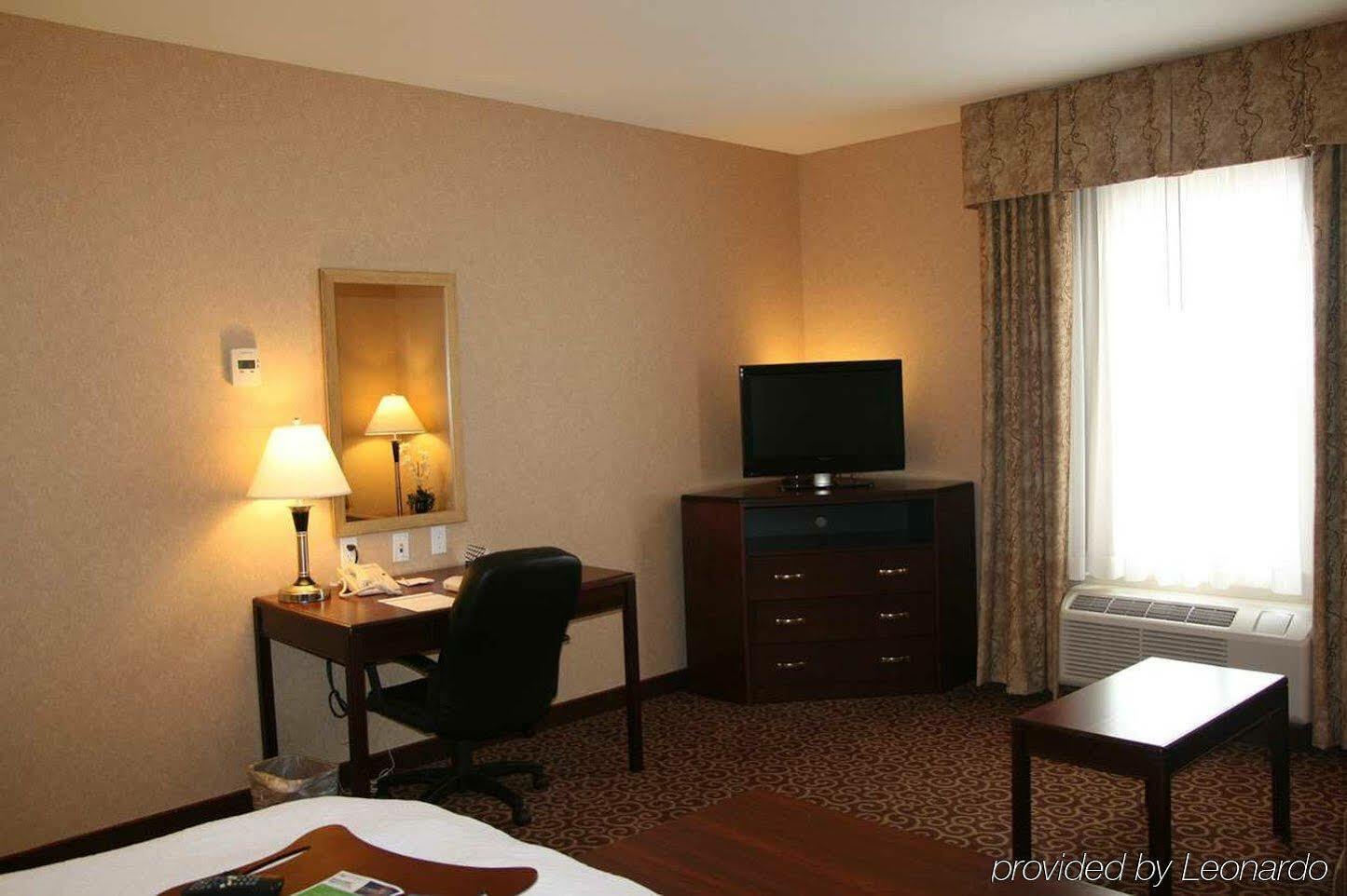 Hampton Inn & Suites By Hilton Edmonton International Airport Leduc Værelse billede